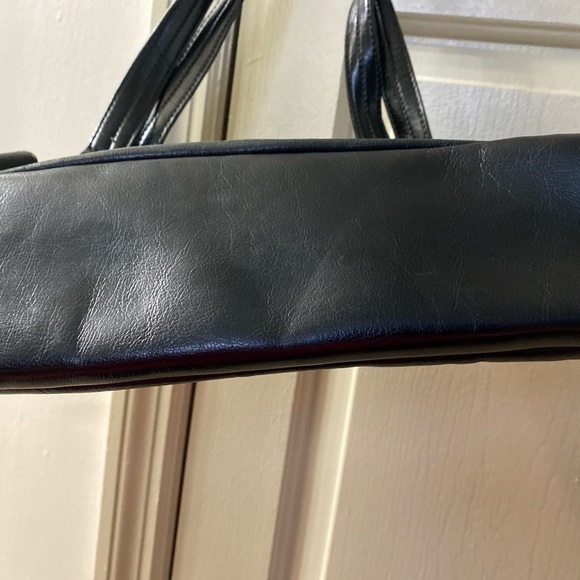 Giani Bernini Leather Shoulder Bag - Picture 6 of 6